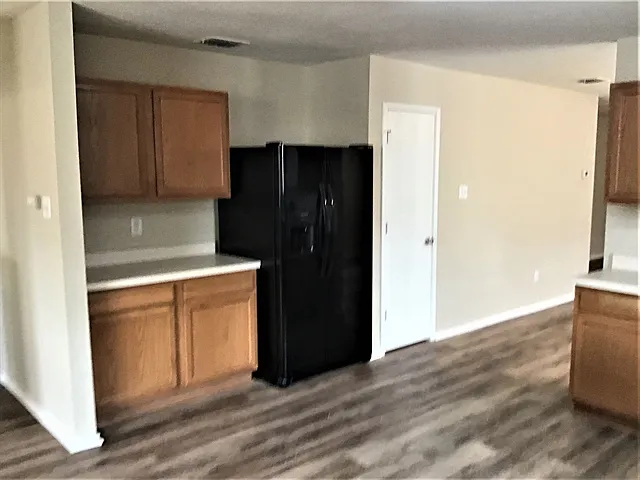1620 Baxter Springs Dr — Photo 3