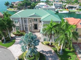 108 10th St E, Tierra Verde, FL 33715
