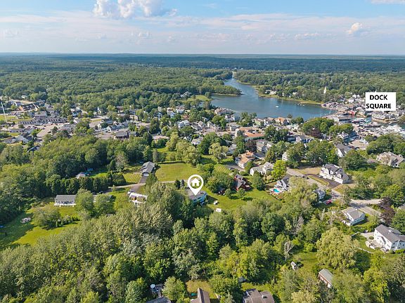 3rd image of 6 McKenney Lane