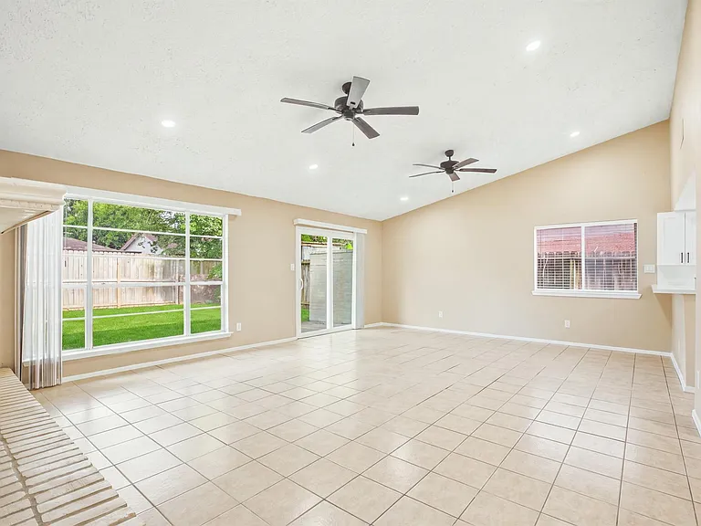 10506 Stockman Ln — Photo 5