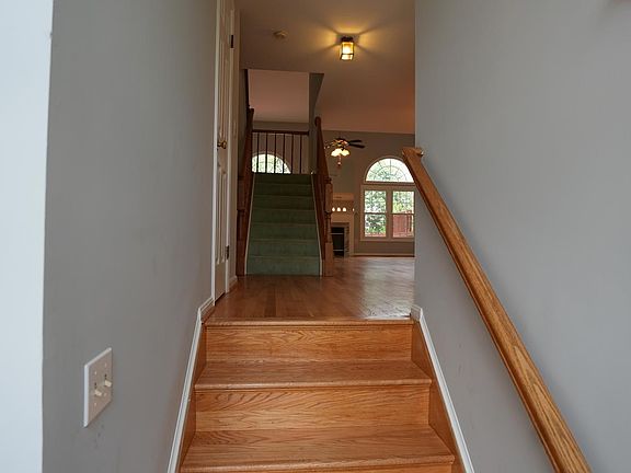 3rd image of 7019 Ashleigh Manor Ct