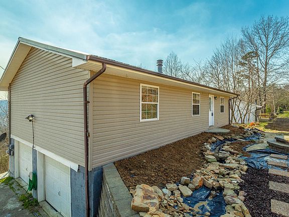 3rd image of 349 Creeks Bend Dr