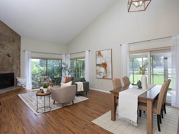 2nd image of 6 Heatherwood Ln