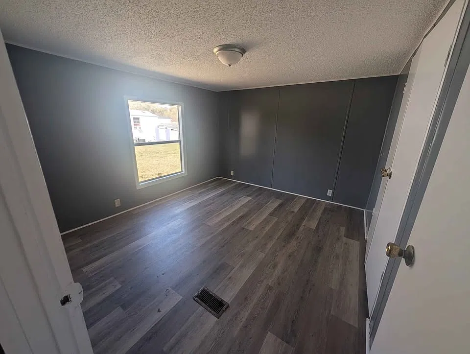 3 bed, 1200 sqft, $1,200 — Photo 4
