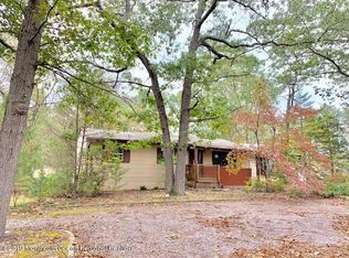 8 Maple St, Jackson, NJ 08527