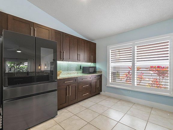 4th image of 3639 Newport Avenue