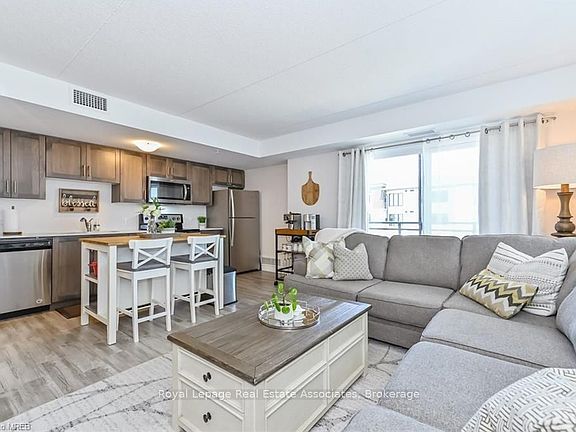 5th image of 108 Summit Ridge Dr #302