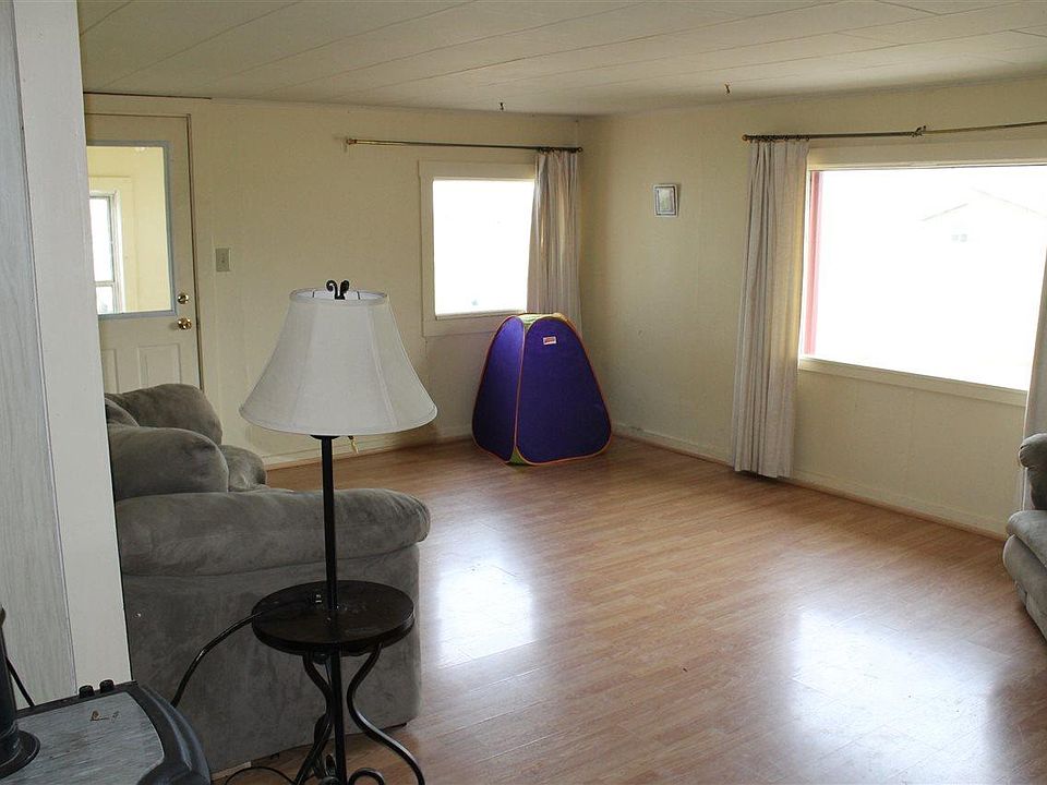 2nd image of 608 N Main St