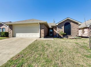 713 Nelson Dr, Cedar Hill, TX 75104