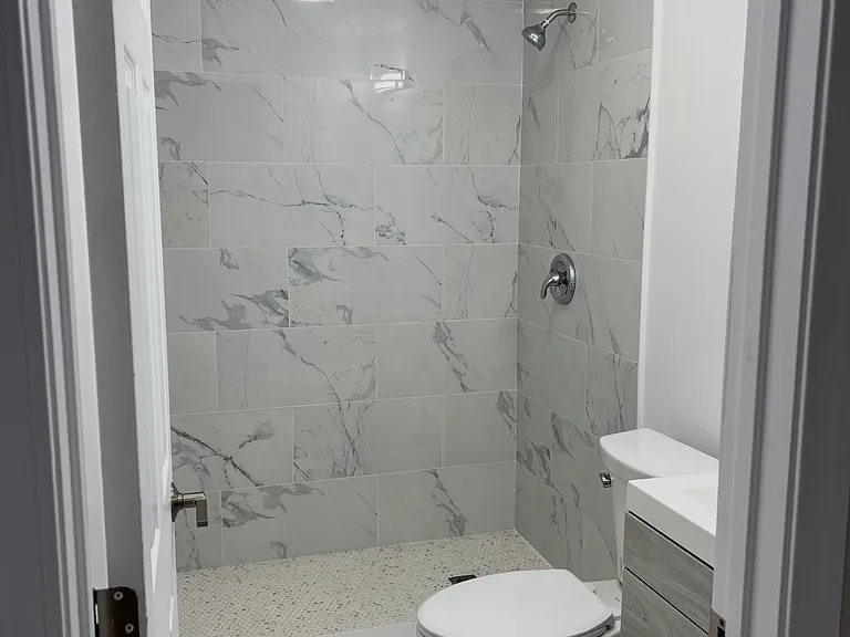 2534 K Ave #1/2 — Photo 4