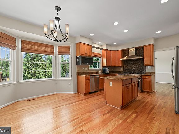 4th image of 13102 Rockpointe Ct