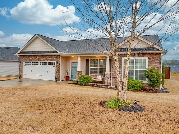 3rd image of 1026 Blythwood Dr