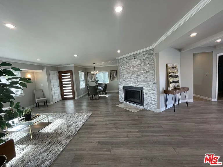 4439 Don Zarembo Dr — Photo 4