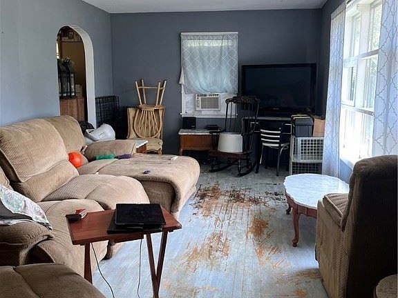 3rd image of 1111 E 17th St