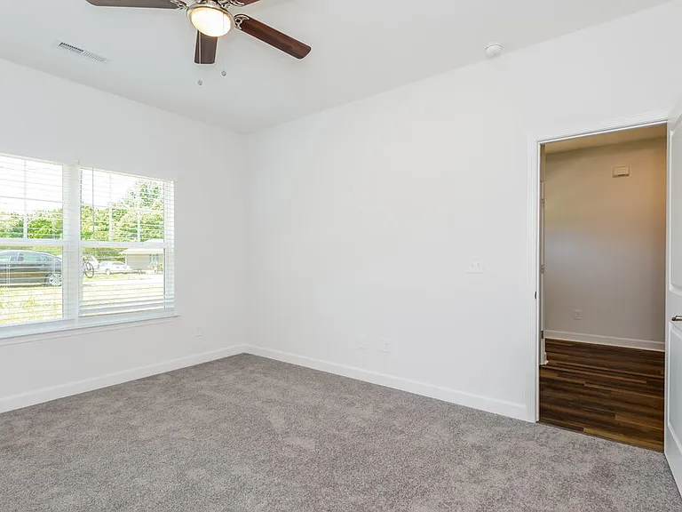109 McLean St — Photo 9