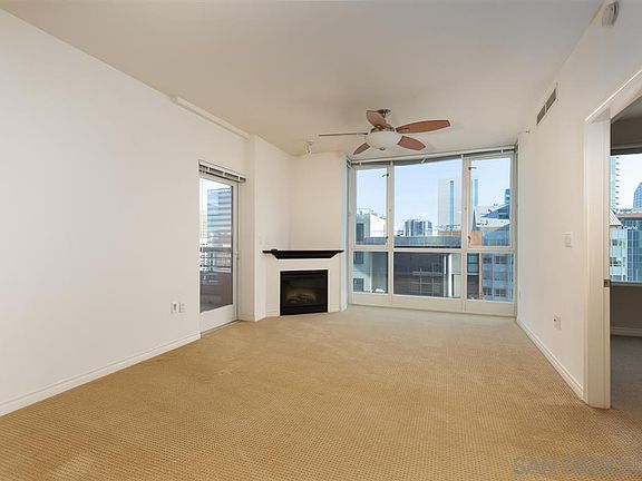 4th image of 300 W Beech St #T1210