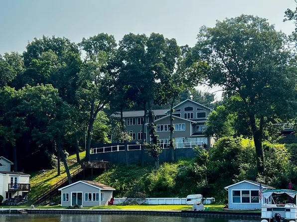 851 Roselle St, Jackson, MI 49201