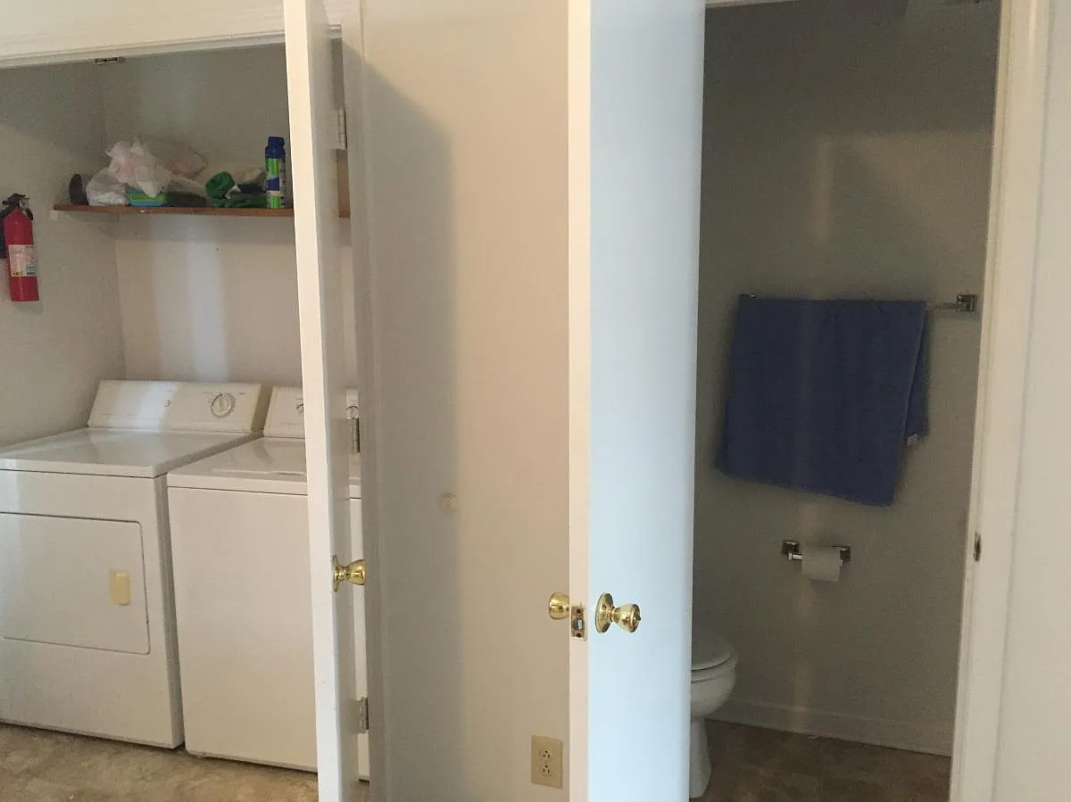 2 bed, 1.5 bath, 750 sqft, $975 — Photo 2