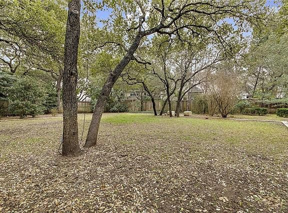 2nd image of 2931 Chatelaine Dr