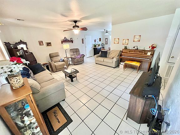 4th image of 318 Ted Allen Ln