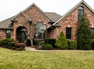 12032 Eagle Knoll Dr, Sellersburg, IN 47172
