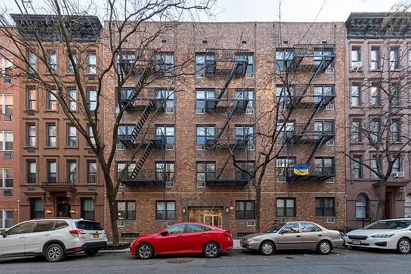 Rented by Julianna Realty Corp | media 6