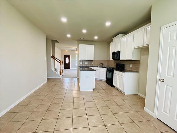 2nd image of 2506 Oakthorn Ct