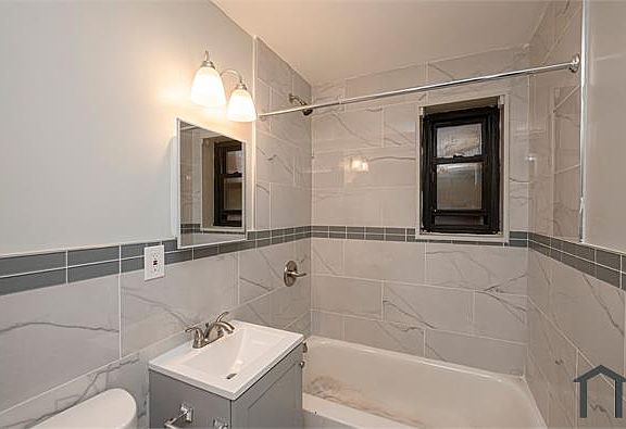 5th image of 130 Chancellor Ave #2D