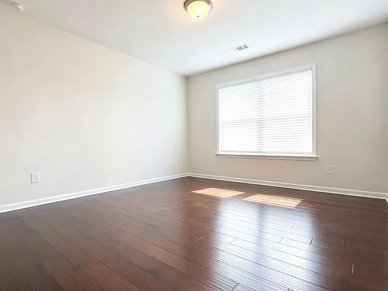 2440 Northmont Pkwy — Photo 23