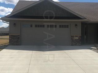 1573 Dunmore Ave S, Grand Forks, ND 58201
