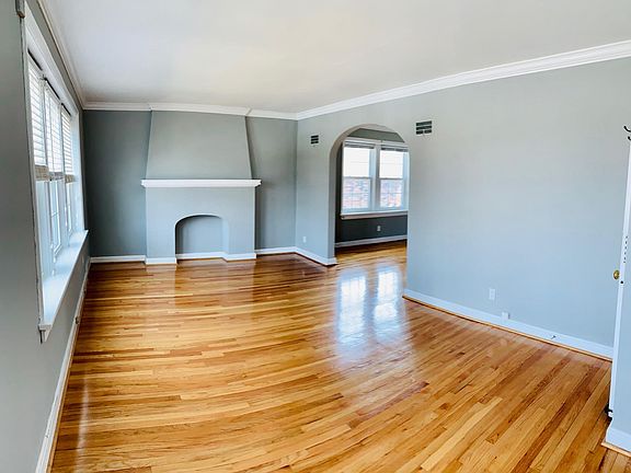 4th image of 7230 W Park Ave