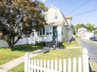 404 Silver Lane, Oceanside, NY 11572