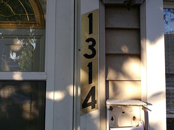 2nd image of 1314 S Clinton Ave