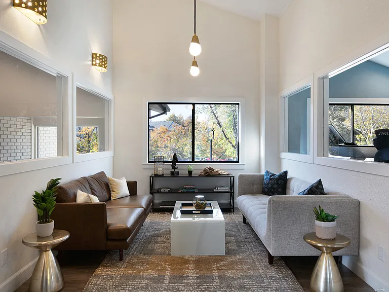 Clover Creek Apartments Lobby Seating Area
