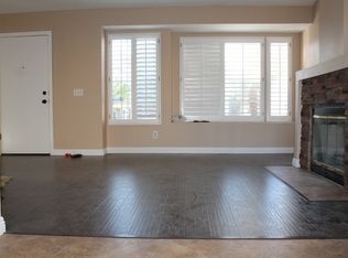39516 Sunrose Dr, Murrieta, CA 92562