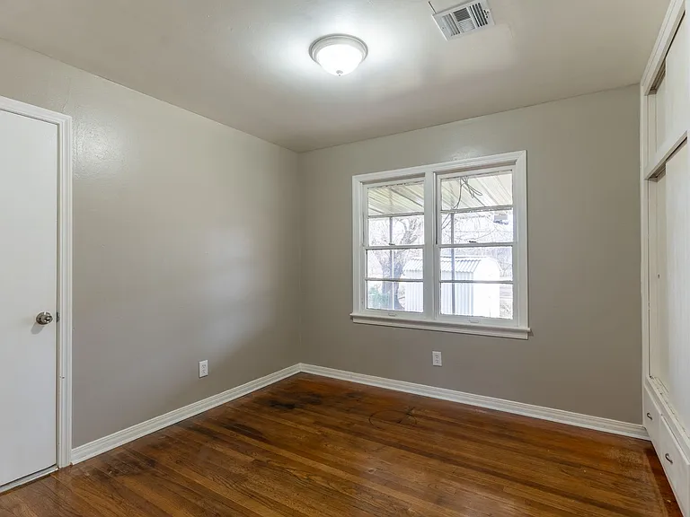 3308 N Holman Ct — Photo 6