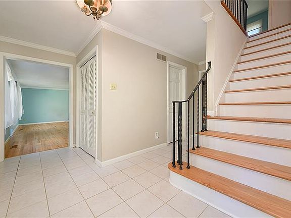 2nd image of 3482 Treeline Dr