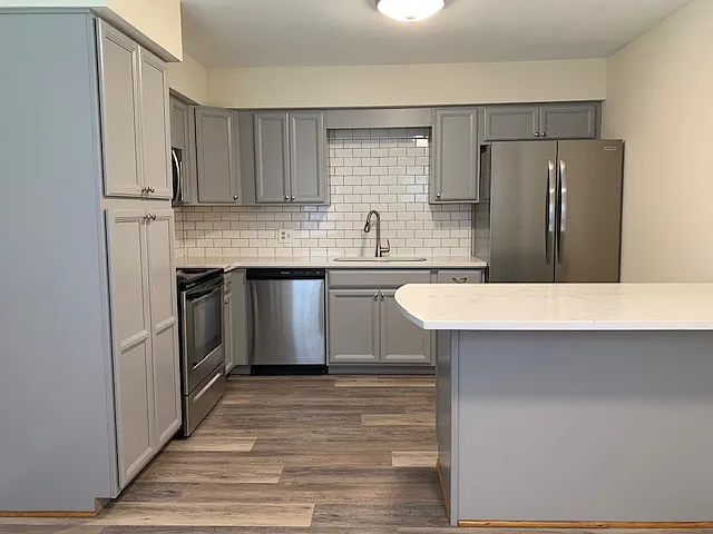 2 bed, 725 sqft, $1,575 — Photo 4