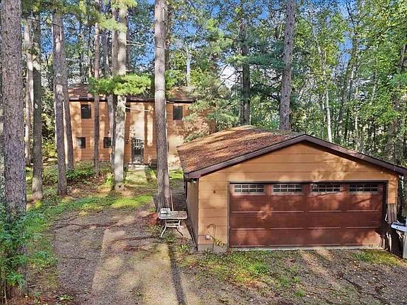 2nd image of 4015 Long Lake Shores Rd