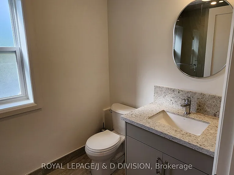 2579 Yonge St #202 — Photo 18