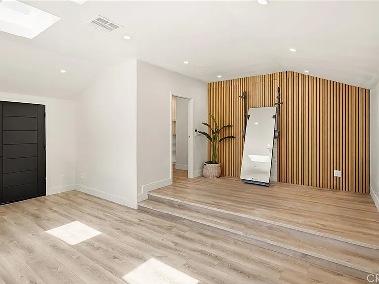 21231 San Miguel St — Photo 18