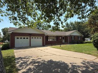 612 Packer St, Osage City, KS 66523