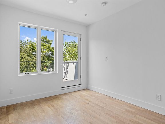 4th image of 699 Quincy St #Penthouse
