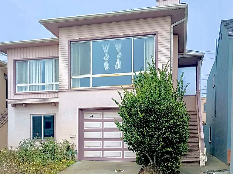 24 Park Manor Dr — Photo 1