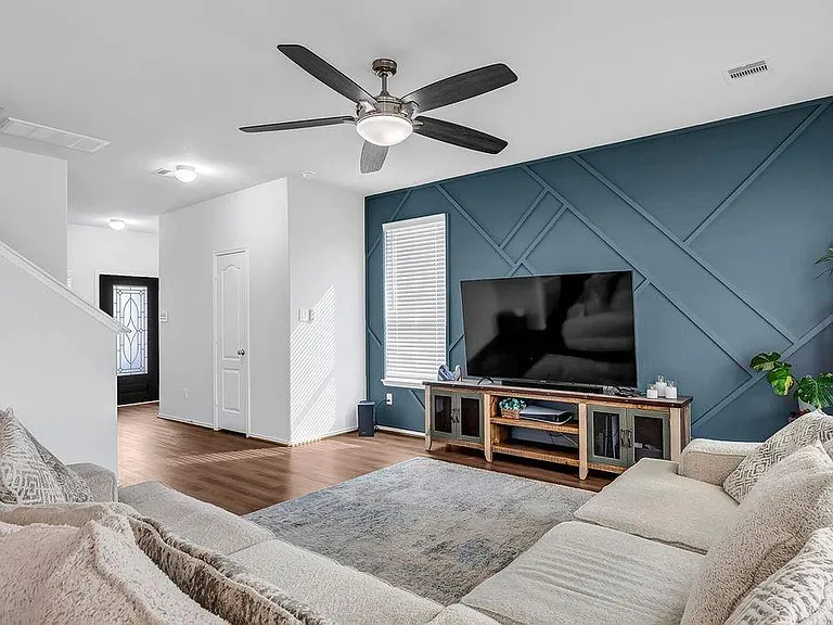 7330 Anathia Dr — Photo 2