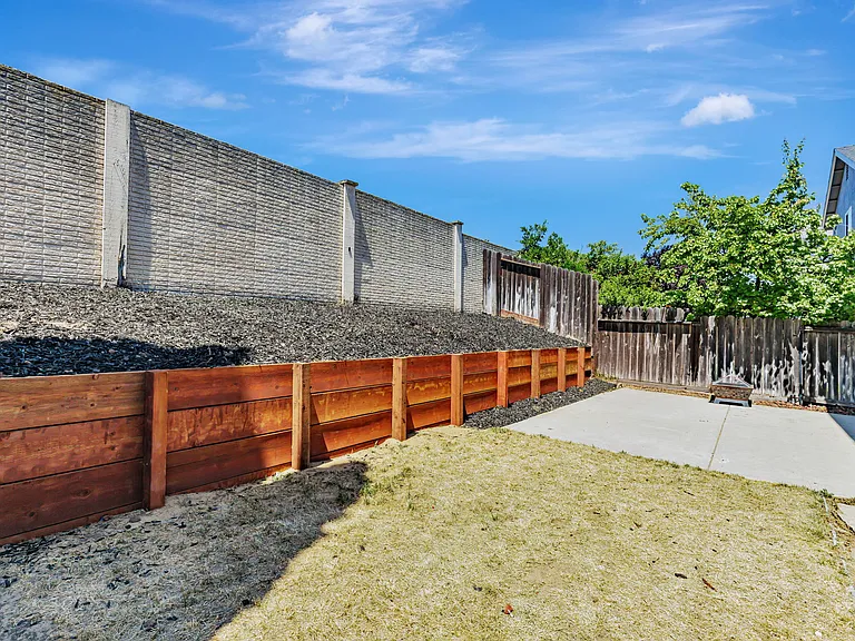 4405 Fall Ln — Photo 3