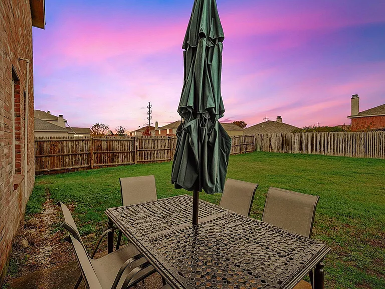 2136 Dayton Ln — Photo 29