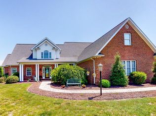 120 Sugartree Manor Dr, Danville, VA 24541