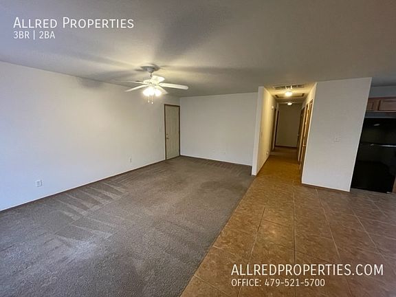 5th image of 401 E Asher Ct