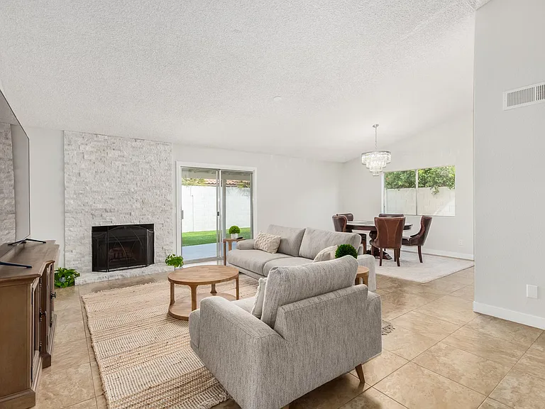 6326 E Carolina Dr — Photo 9